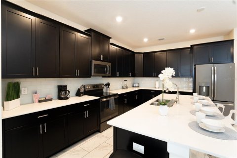 Casa en venta en Davenport, Florida, 6 dormitorios, 305.74 m2 № 1626602 - foto 4