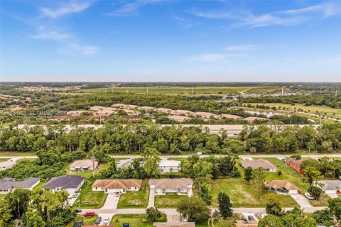 Immobilier commercial à vendre à Lehigh Acres, Floride № 2084294 - photo 3