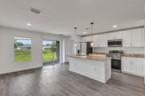 Villa ou maison à louer à Palm Bay, Floride: 4 chambres, 158.86 m2 № 2413731 - photo 3