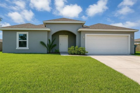Villa ou maison à Palm Bay, Floride 4 chambres, 158.86 m2 № 2413731