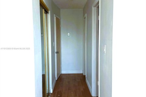 Copropriété à louer à Miami, Floride: 1 chambre, 83.43 m2 № 1971183 - photo 2