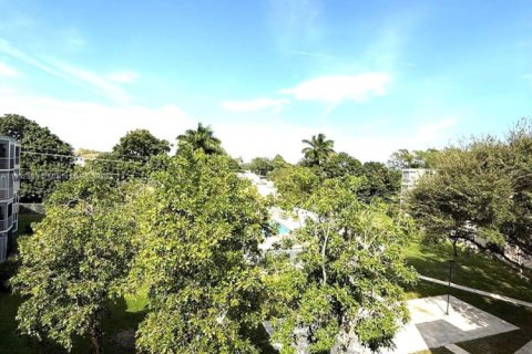 Copropriété à louer à Miami, Floride: 1 chambre, 83.43 m2 № 1971183 - photo 6