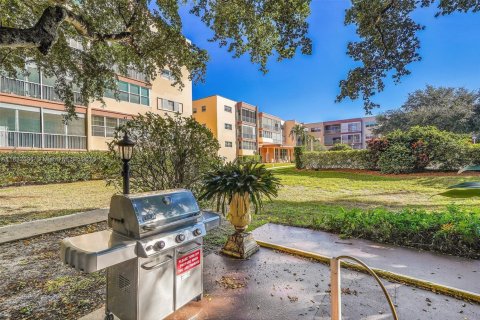 Condominio en venta en Plantation, Florida, 1 dormitorio, 86.58 m2 № 1978582 - foto 27