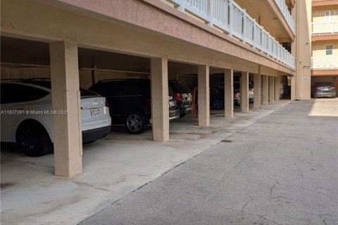 Condominio en venta en Plantation, Florida, 1 dormitorio, 86.58 m2 № 1978582 - foto 3