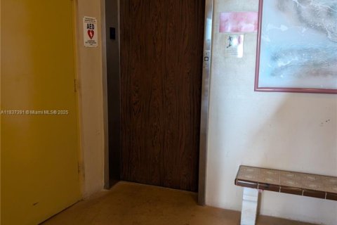 Condominio en venta en Plantation, Florida, 1 dormitorio, 86.58 m2 № 1978582 - foto 24