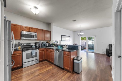 Touwnhouse à vendre à Cutler Bay, Floride: 3 chambres, 162.3 m2 № 2089327 - photo 5