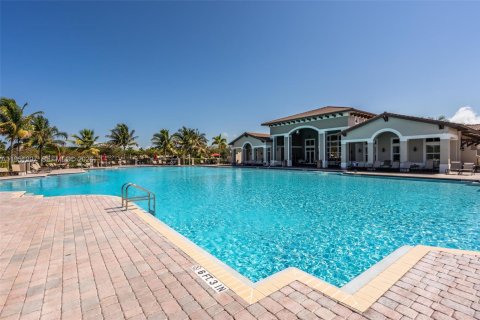 Touwnhouse à vendre à Cutler Bay, Floride: 3 chambres, 162.3 m2 № 2089327 - photo 17