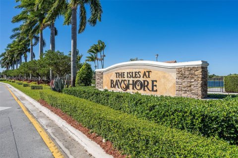 Touwnhouse à vendre à Cutler Bay, Floride: 3 chambres, 162.3 m2 № 2089327 - photo 15