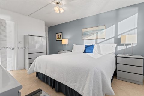 Купить кондоминиум в Пемброк-Пайнс, Флорида 1 спальня, 83.61м2, № 2003910 - фото 22