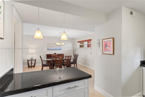 Купить кондоминиум в Пемброк-Пайнс, Флорида 1 спальня, 83.61м2, № 2003910 - фото 4