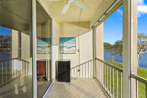 Купить кондоминиум в Пемброк-Пайнс, Флорида 1 спальня, 83.61м2, № 2003910 - фото 18