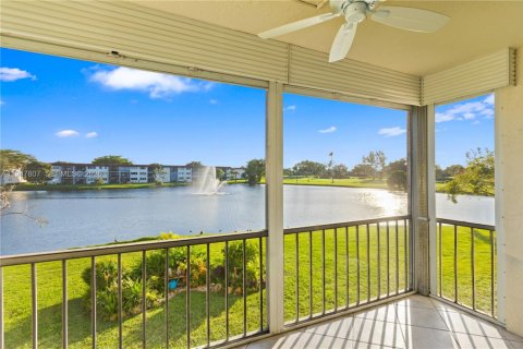 Кондоминиум с 1 спальней в Пемброк-Пайнс, Флорида № 2003910