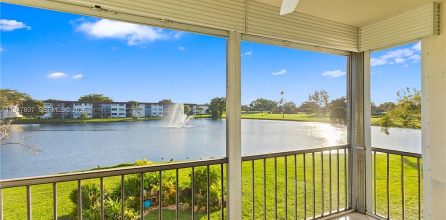 Кондоминиум с 1 спальней в Пемброк-Пайнс, Флорида № 2003910