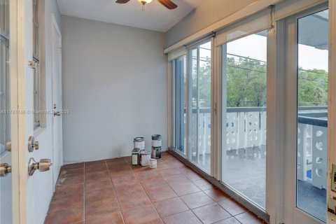 Condo in Hollywood, Florida, 1 bedroom  № 1937851 - photo 7