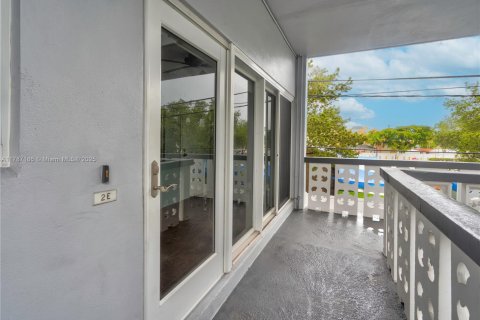 Condo in Hollywood, Florida, 1 bedroom  № 1937851 - photo 6