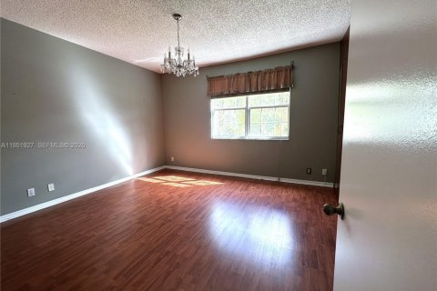 Adosado en alquiler en Weston, Florida, 4 dormitorios, 160.54 m2 № 2055107 - foto 16