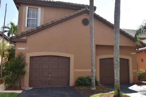 Adosado en Weston, Florida 4 dormitorios, 160.54 m2 № 2055107