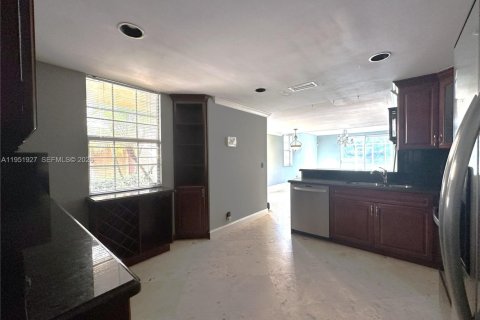 Adosado en alquiler en Weston, Florida, 4 dormitorios, 160.54 m2 № 2055107 - foto 10