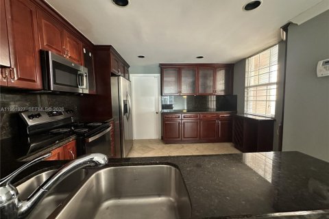 Adosado en alquiler en Weston, Florida, 4 dormitorios, 160.54 m2 № 2055107 - foto 8