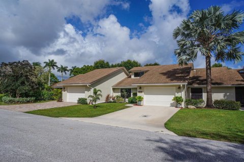 Townhouse in Wellington, Florida 3 bedrooms, 159.79 sq.m. № 2083574 - photo 4