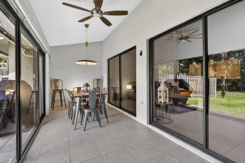 Townhouse in Wellington, Florida 3 bedrooms, 159.79 sq.m. № 2083574 - photo 18