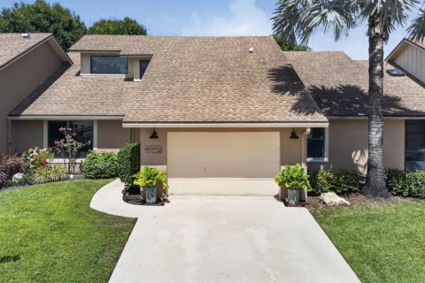 Townhouse in Wellington, Florida 3 bedrooms, 159.79 sq.m. № 2083574
