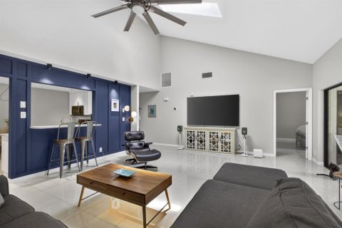 Townhouse in Wellington, Florida 3 bedrooms, 159.79 sq.m. № 2083574 - photo 22
