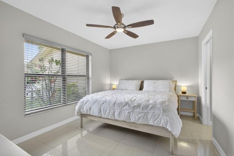 Townhouse in Wellington, Florida 3 bedrooms, 159.79 sq.m. № 2083574 - photo 13