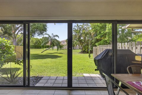 Townhouse in Wellington, Florida 3 bedrooms, 159.79 sq.m. № 2083574 - photo 16
