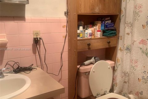 Villa ou maison à vendre à Miami, Floride: 4 chambres, 154.03 m2 № 1989231 - photo 23