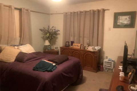 Villa ou maison à vendre à Miami, Floride: 4 chambres, 154.03 m2 № 1989231 - photo 19