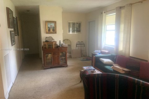 Villa ou maison à vendre à Miami, Floride: 4 chambres, 154.03 m2 № 1989231 - photo 11