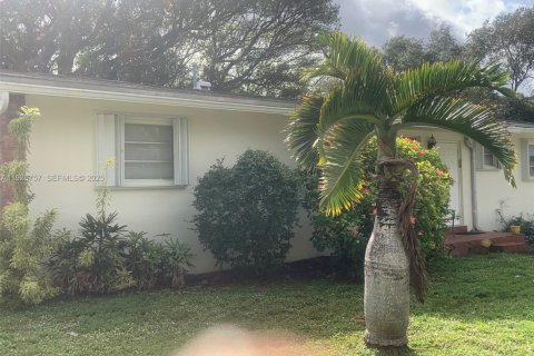 Villa ou maison à vendre à Miami, Floride: 4 chambres, 154.03 m2 № 1989231 - photo 4