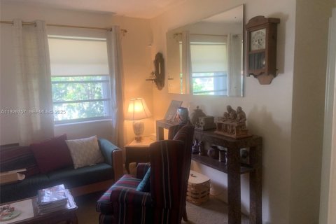 Villa ou maison à vendre à Miami, Floride: 4 chambres, 154.03 m2 № 1989231 - photo 10