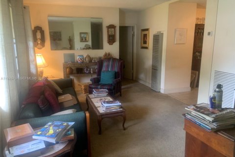 Villa ou maison à vendre à Miami, Floride: 4 chambres, 154.03 m2 № 1989231 - photo 8