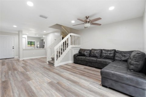 Townhouse in Gainesville, Florida 2 bedrooms, 96.8 sq.m. № 2157423 - photo 13