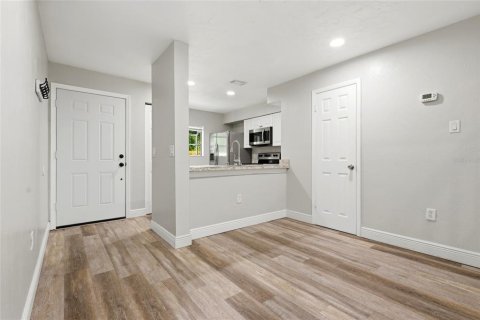 Townhouse in Gainesville, Florida 2 bedrooms, 96.8 sq.m. № 2157423 - photo 6