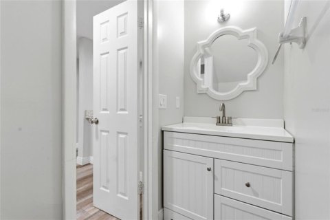 Townhouse in Gainesville, Florida 2 bedrooms, 96.8 sq.m. № 2157423 - photo 10