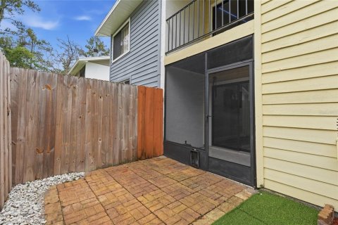 Townhouse in Gainesville, Florida 2 bedrooms, 96.8 sq.m. № 2157423 - photo 25