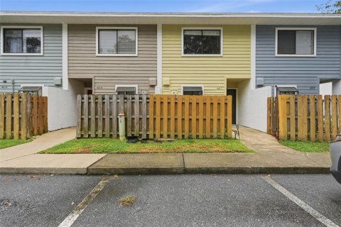 Townhouse in Gainesville, Florida 2 bedrooms, 96.8 sq.m. № 2157423