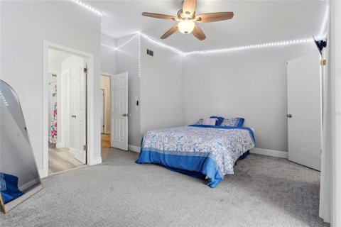 Townhouse in Gainesville, Florida 2 bedrooms, 96.8 sq.m. № 2157423 - photo 17