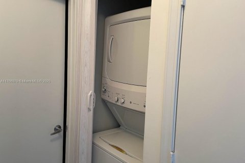 Copropriété à vendre à Miami, Floride: 1 chambre, 71.81 m2 № 1962295 - photo 6