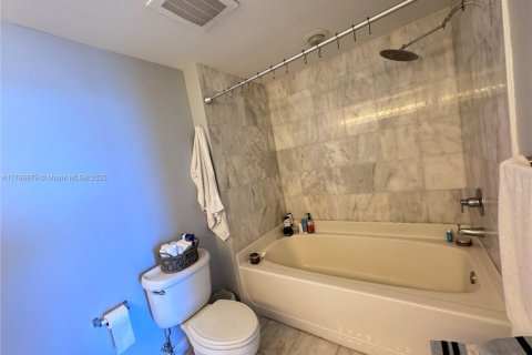 Copropriété à vendre à Miami, Floride: 1 chambre, 71.81 m2 № 1962295 - photo 11