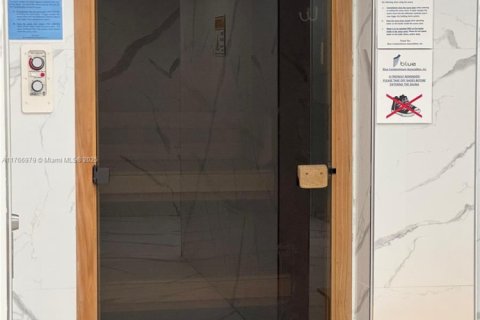 Copropriété à vendre à Miami, Floride: 1 chambre, 71.81 m2 № 1962295 - photo 24