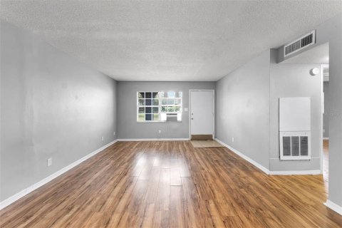 Apartamento en alquiler en Daytona Beach, Florida, 2 dormitorios, 69.68 m2 № 1913549 - foto 4