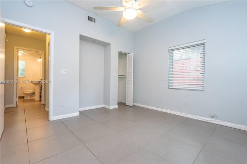 Villa ou maison à louer à El Portal, Floride: 3 chambres, 130.53 m2 № 2154238 - photo 5