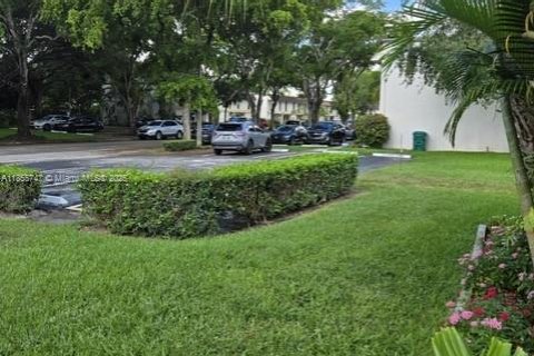 Condo in Hollywood, Florida, 3 bedrooms  № 1877922 - photo 24