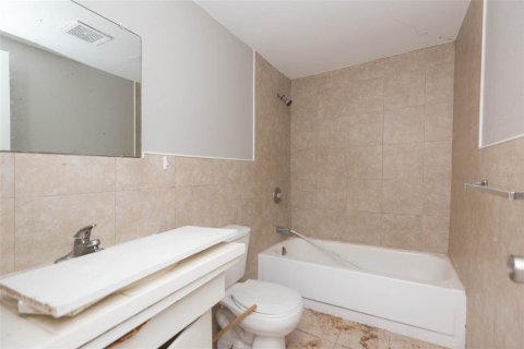 Commercial property in Hudson, Florida 4 bedrooms, 178.37 sq.m. № 1908837 - photo 20