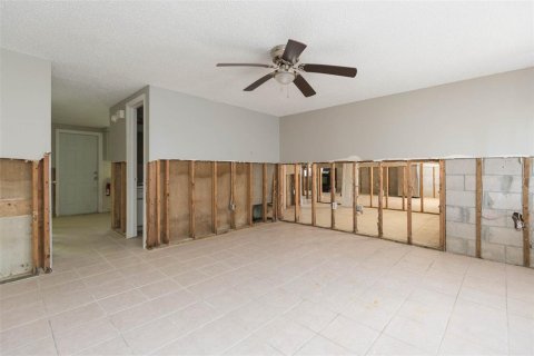 Commercial property in Hudson, Florida 4 bedrooms, 178.37 sq.m. № 1908837 - photo 18