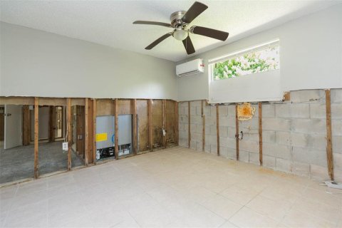 Commercial property in Hudson, Florida 4 bedrooms, 178.37 sq.m. № 1908837 - photo 24